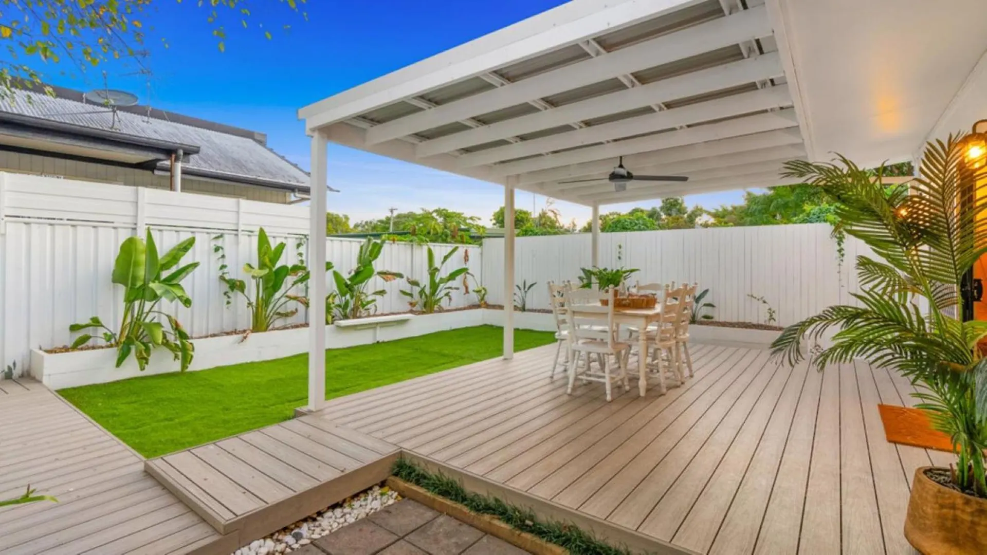 Holiday home Bright And Spacious Triplex Near Holloways Beach